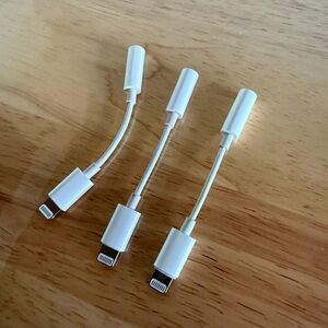 Lightning to 3.5 mm Headphone Jack Adapter